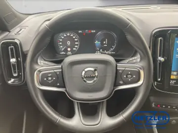 VOLVO XC40 R Design Expression Recharge Plug-In Hybrid