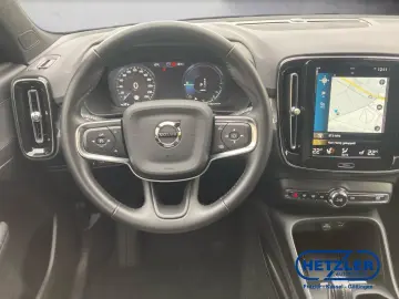 VOLVO XC40 R Design Expression Recharge Plug-In Hybrid