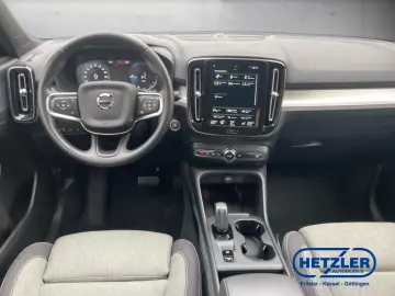 VOLVO XC40 R Design Expression Recharge Plug-In Hybrid