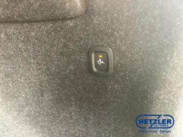 VOLVO XC40 R Design Expression Recharge Plug-In Hybrid