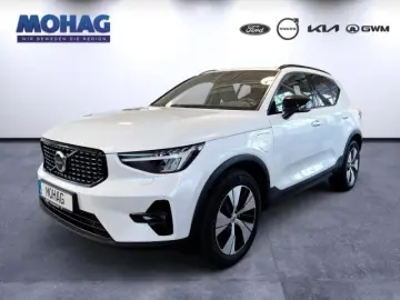 VOLVO XC40 T4 Recharge Plus Dark Plug-In Hybrid Licht-