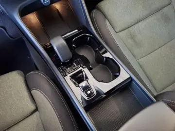 VOLVO XC40 T4 Recharge Plus Dark Plug-In Hybrid