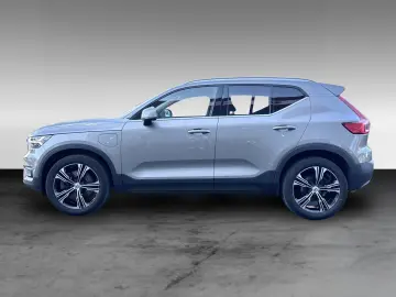 VOLVO XC40 T4