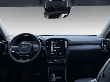 VOLVO XC40 T4