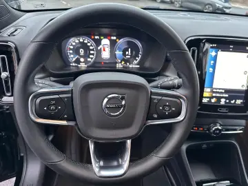 VOLVO XC 40 T5 Plug in Plus Dark