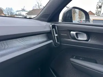 VOLVO XC 40 T5 Plug in Plus Dark