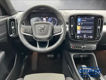 VOLVO XC40 Core Recharge Plug-In Hybrid 2WD