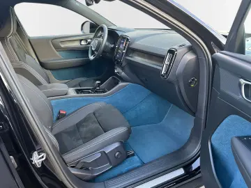 VOLVO XC40 Recharge Twin Motor AWD Plus