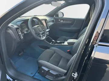 VOLVO XC40 Recharge Twin Motor AWD Plus