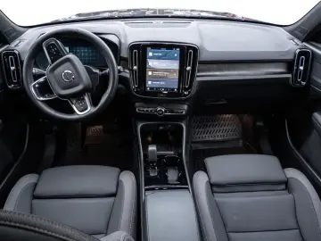 VOLVO XC40 Recharge Twin Motor AWD
