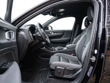 VOLVO XC40 Recharge Twin Motor AWD