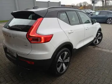 VOLVO XC40 Twin Core Pure Electric AWD