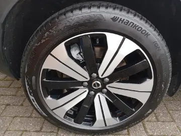 VOLVO XC40 Twin Core Pure Electric AWD