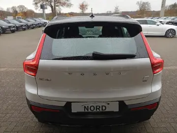 VOLVO XC40 Twin Core Pure Electric AWD