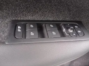 VOLVO XC40 Twin Core Pure Electric AWD