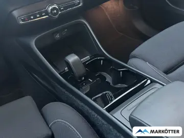 VOLVO XC40 AWD Core Recharge