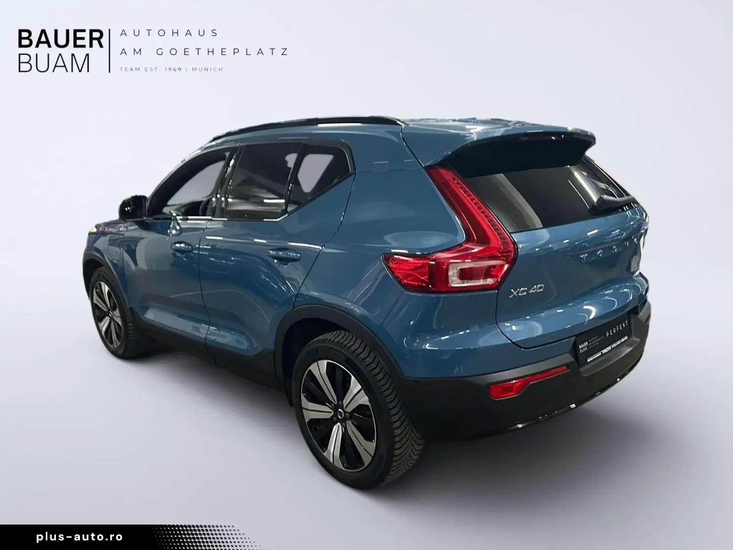 VOLVO XC40 Plus Dark Recharge Plug-In Hybrid 2WD