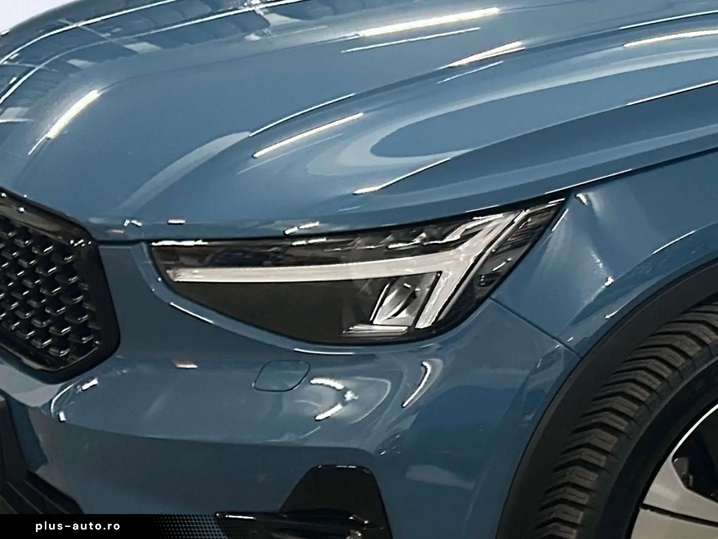 VOLVO XC40 Plus Dark Recharge Plug-In Hybrid 2WD