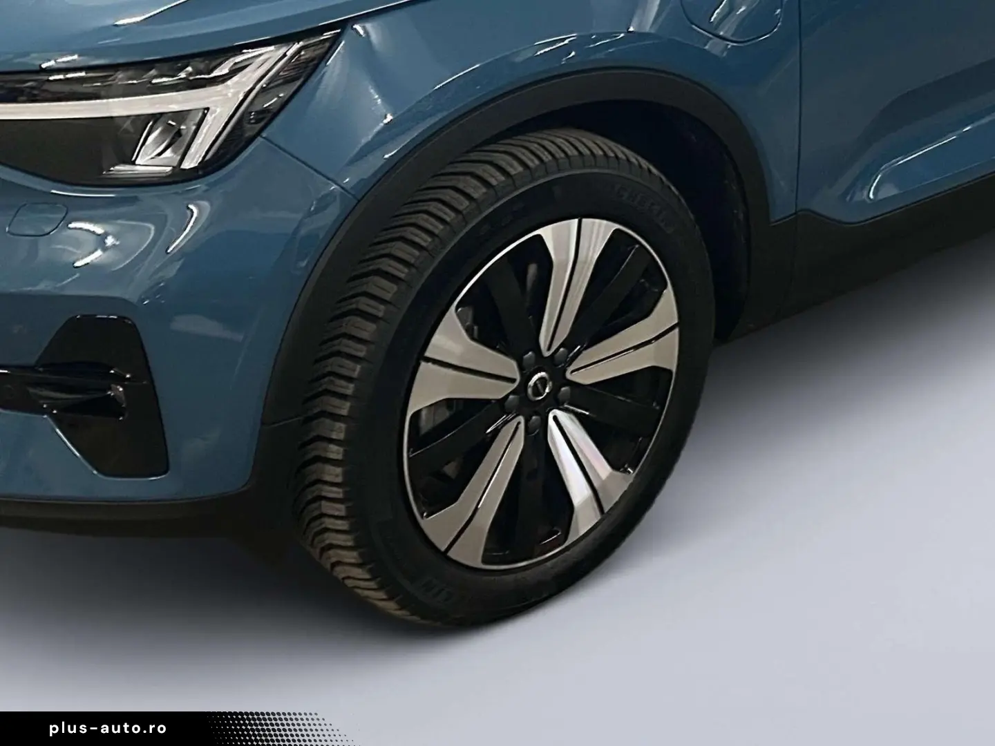 VOLVO XC40 Plus Dark Recharge Plug-In Hybrid 2WD