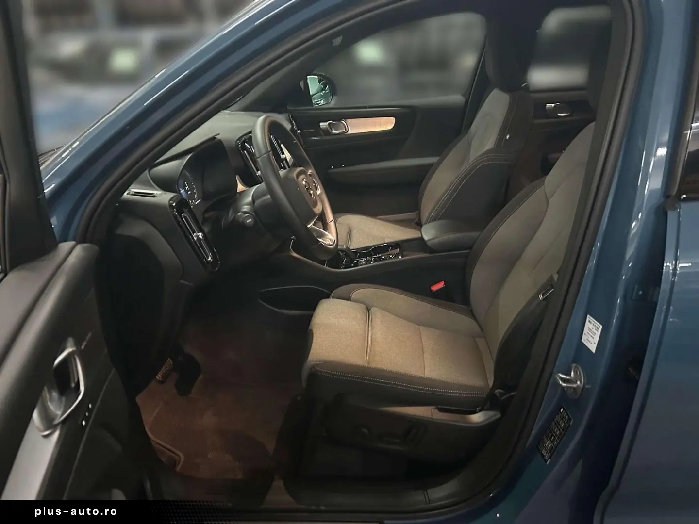 VOLVO XC40 Plus Dark Recharge Plug-In Hybrid 2WD