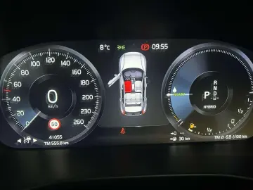 VOLVO XC40 Plus Dark Recharge Plug-In Hybrid 2WD