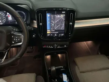 VOLVO XC40 Plus Dark Recharge Plug-In Hybrid 2WD