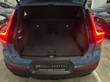 VOLVO XC40 Plus Dark Recharge Plug-In Hybrid 2WD