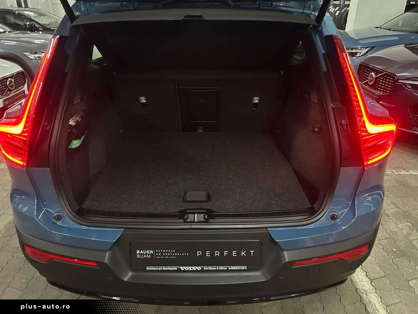 VOLVO XC40 Plus Dark Recharge Plug-In Hybrid 2WD