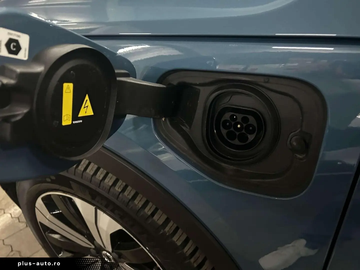 VOLVO XC40 Plus Dark Recharge Plug-In Hybrid 2WD