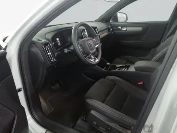 VOLVO XC40 B5 B AWD Ultimate Dark