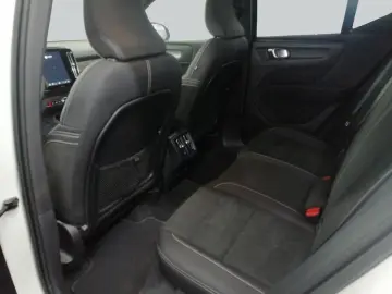 VOLVO XC40 B5 B AWD Ultimate Dark