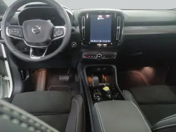 VOLVO XC40 B5 B AWD Ultimate Dark