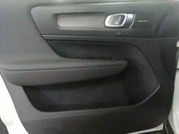 VOLVO XC40 B5 B AWD Ultimate Dark