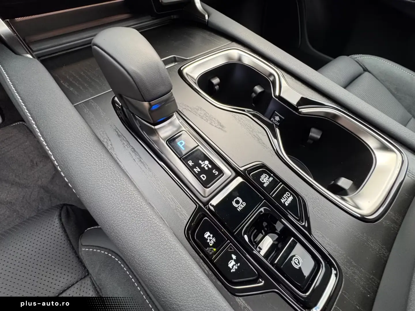 Lexus RX 450h   2 5 l E-CVT  4x4 Plug-in LUXURY