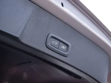 VOLVO XC40 B4 Ultimate Bright AWD