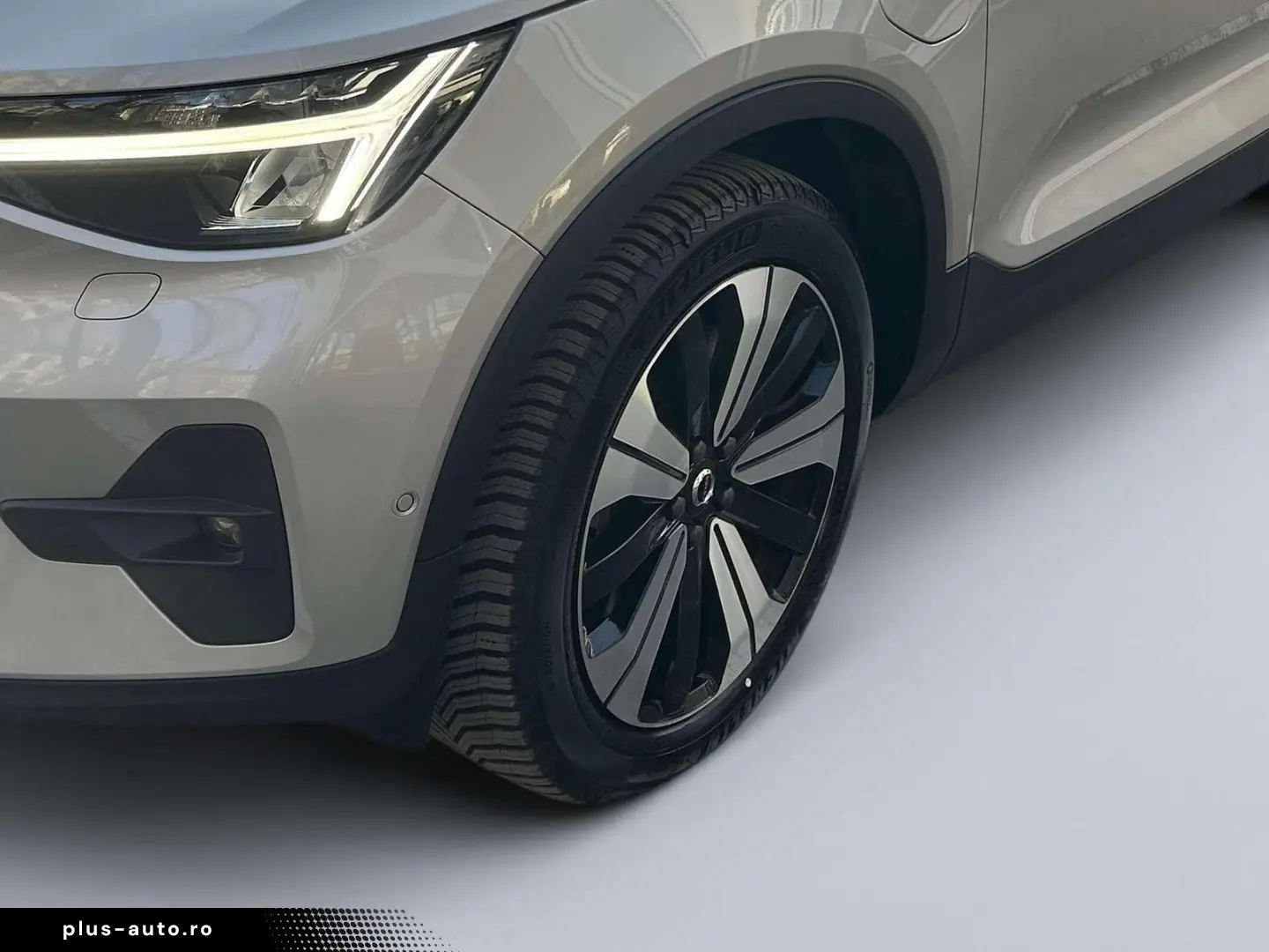 VOLVO XC40 Ultimate Bright Recharge Plug-In Hybrid 2WD