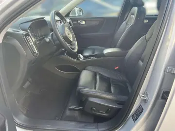 VOLVO XC40 Ultimate Bright Recharge Plug-In Hybrid 2WD