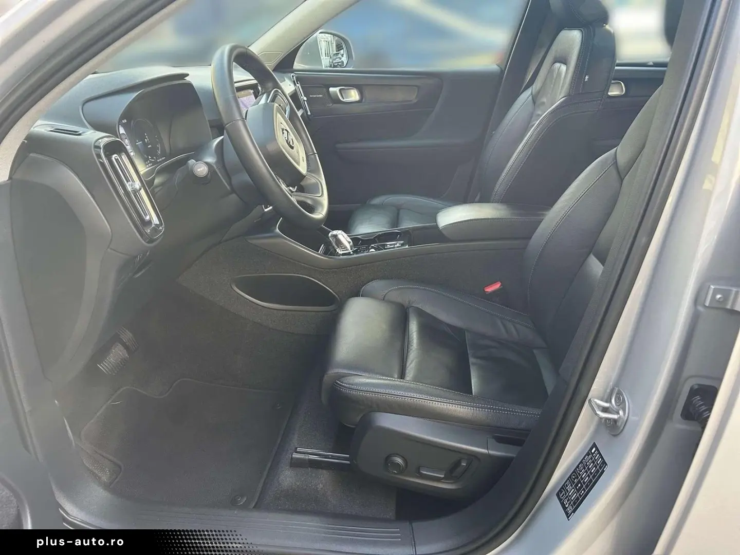 VOLVO XC40 Ultimate Bright Recharge Plug-In Hybrid 2WD