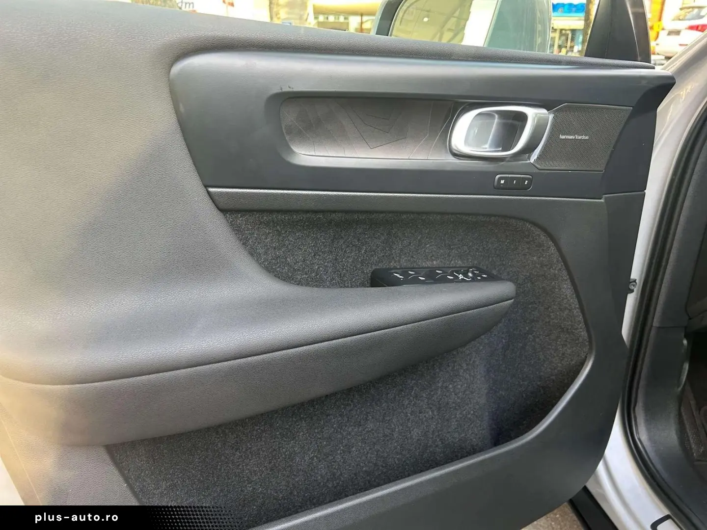 VOLVO XC40 Ultimate Bright Recharge Plug-In Hybrid 2WD