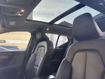 VOLVO XC40 Ultimate Bright Recharge Plug-In Hybrid 2WD