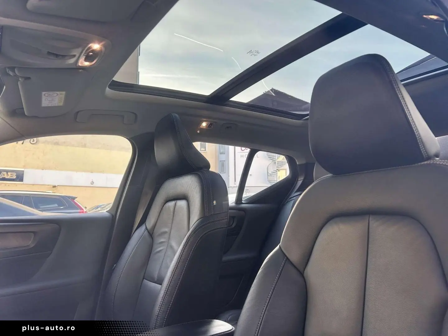 VOLVO XC40 Ultimate Bright Recharge Plug-In Hybrid 2WD