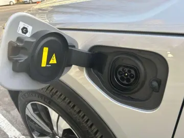 VOLVO XC40 Ultimate Bright Recharge Plug-In Hybrid 2WD