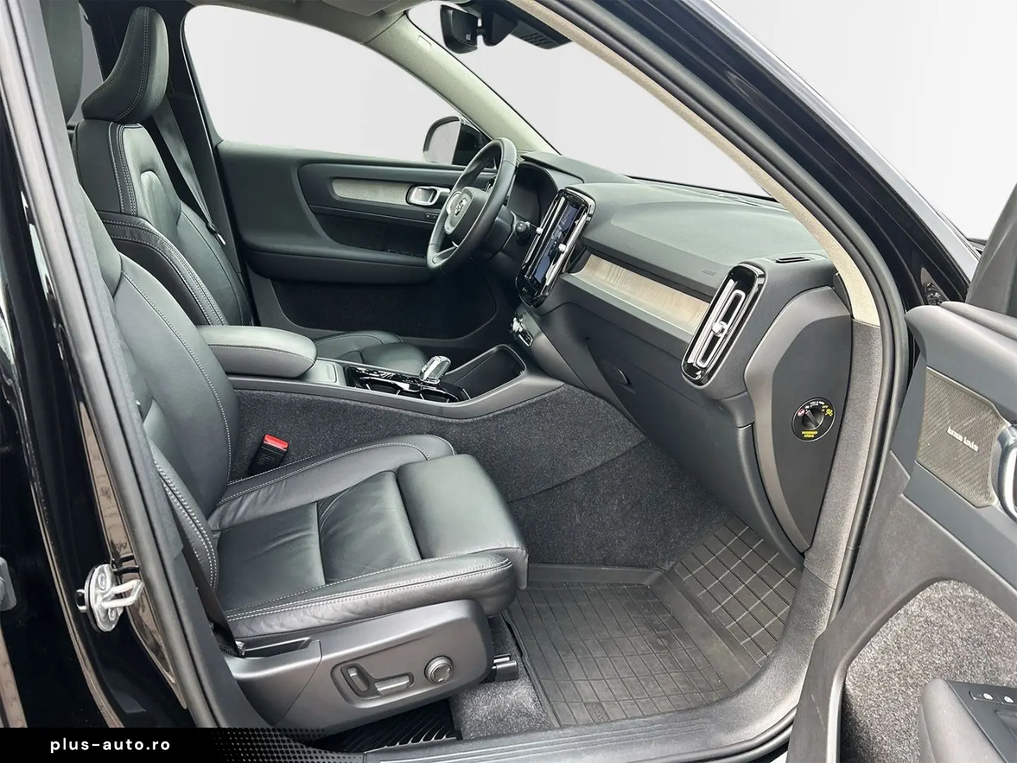 VOLVO XC40 B5 Benzin AWD Ultimate Dark