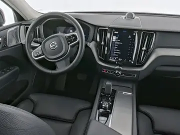 VOLVO XC60 Ultimate Dark Winter