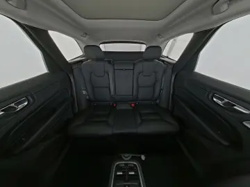 VOLVO XC60 Ultimate Dark Winter