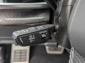 AUDI SQ8 4.0 TFSI qu HUD B&O Softcl AHK Pano ACC