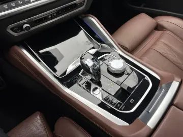 BMW X6 xDr 30dA M SPORT SkyL KomSi AHK 360  StHzg