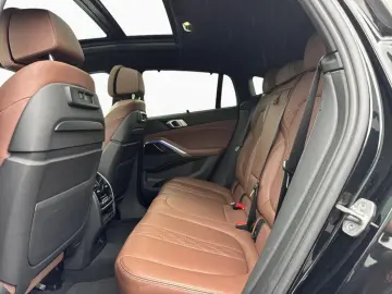 BMW X6 xDr 30dA M SPORT SkyL KomSi AHK 360  StHzg