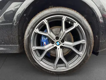 BMW X6 xDr 30dA M SPORT SkyL KomSi AHK 360  StHzg