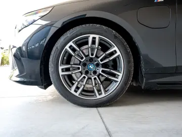 BMW 530 e M pack  Head-up  Bowers  Wilkins  360